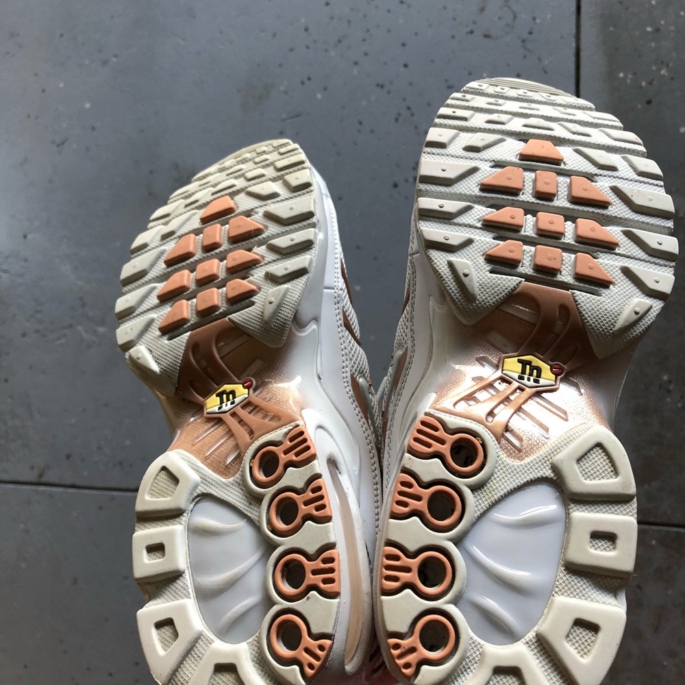 Air Max - Picture 3 of 4